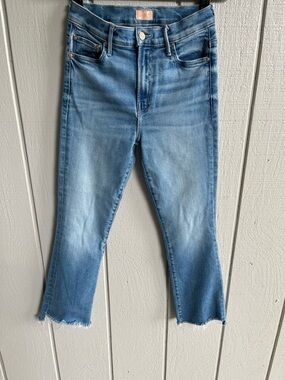 Mother The Insider Crop Step Fray Jeans Monkey in the Middle Light Wash Size 28